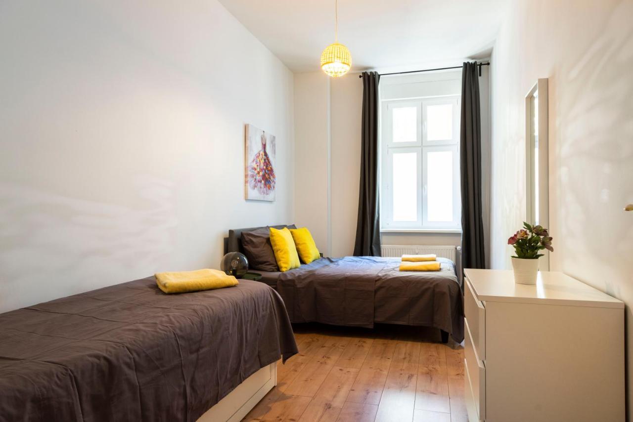 Apartmán Freshly Renovated 2Br&Lr+Walk-In Rainshower Berlín Exteriér fotografie
