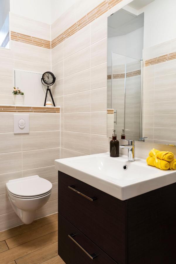 Apartmán Freshly Renovated 2Br&Lr+Walk-In Rainshower Berlín Exteriér fotografie